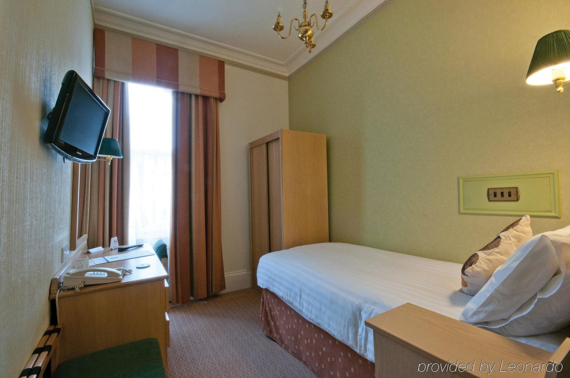 Hotel Phoenix 4*