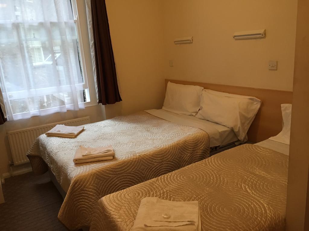 Romanos Hotell 2*