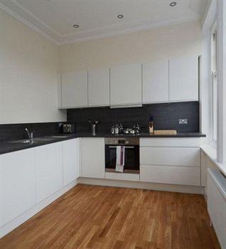 Hammersmith One Apartment *