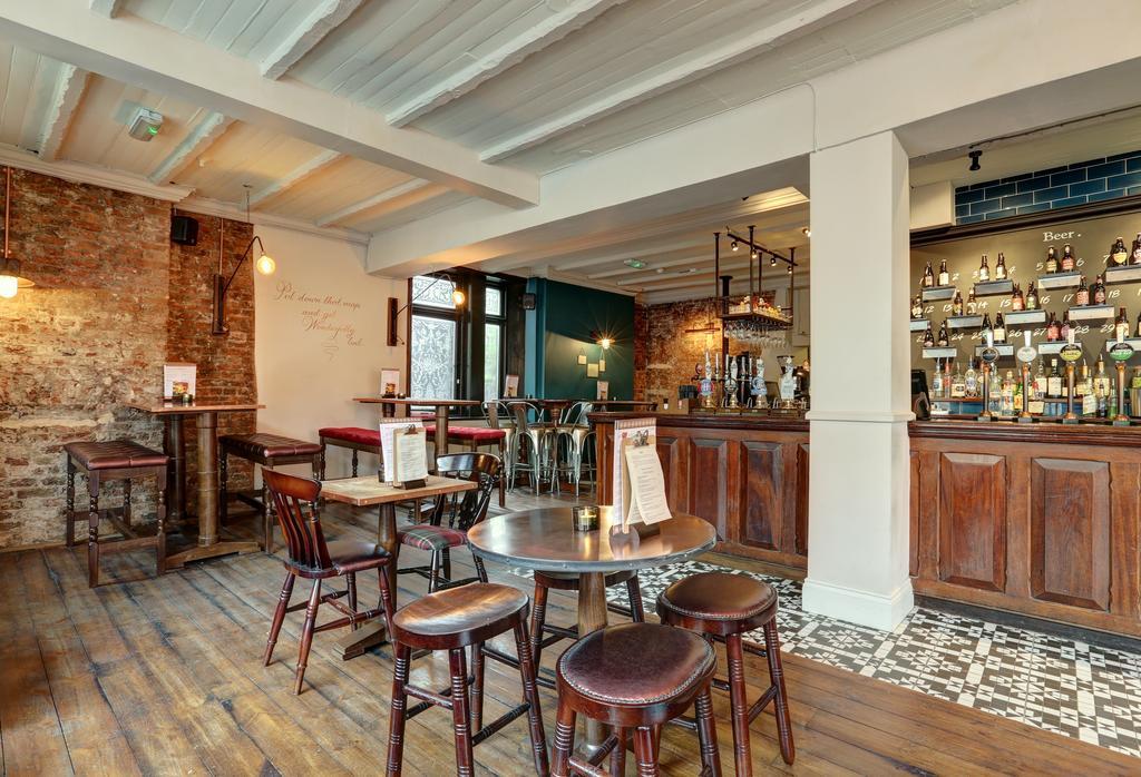 Publove @ The Exmouth Arms, Euston Vandrerhjem *