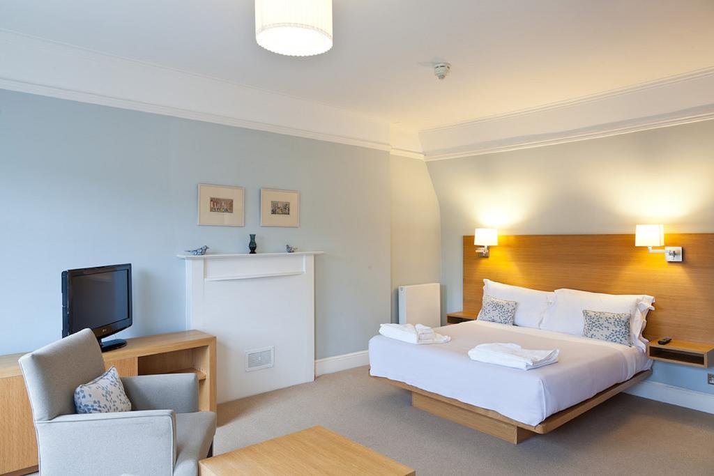 Blueprint Living - Doughty Street Apartment *