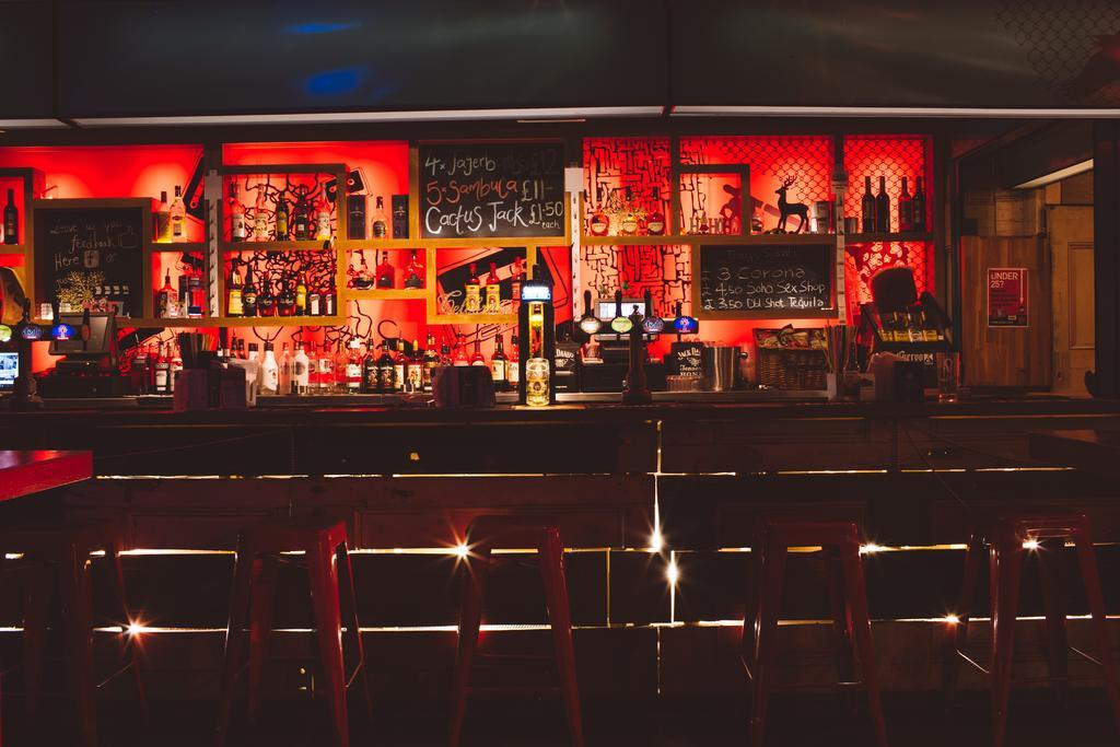 Clink78 Hostel *