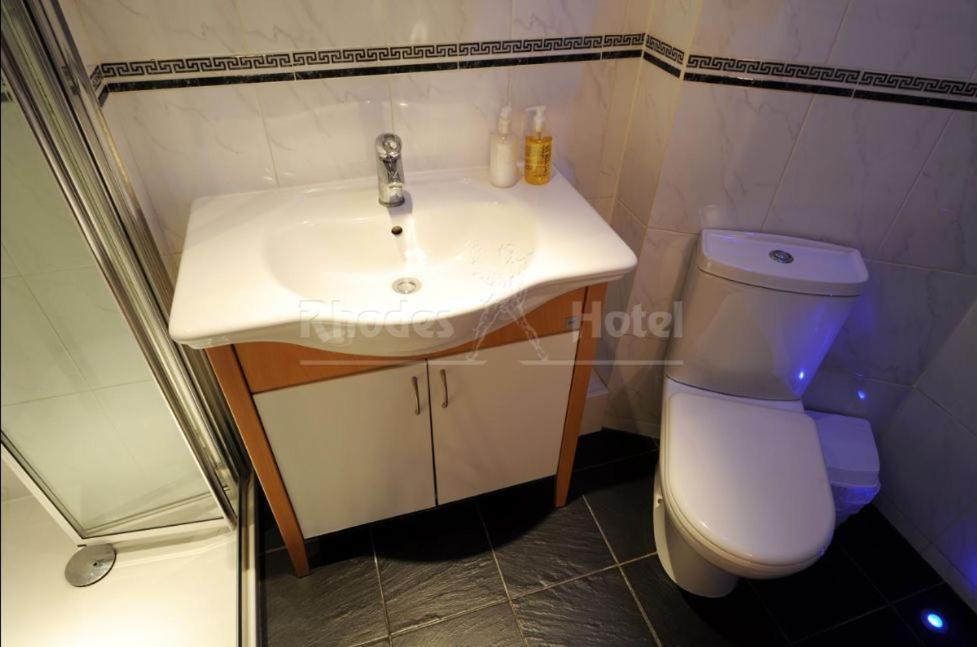 Rhodes 3* Londen
