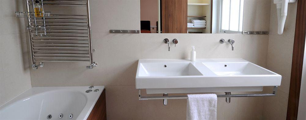 Rhodes 3* Londen