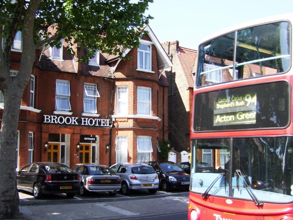 Hotell Brook 3*