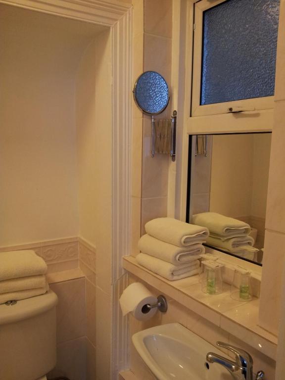 Brook Hotell 3*