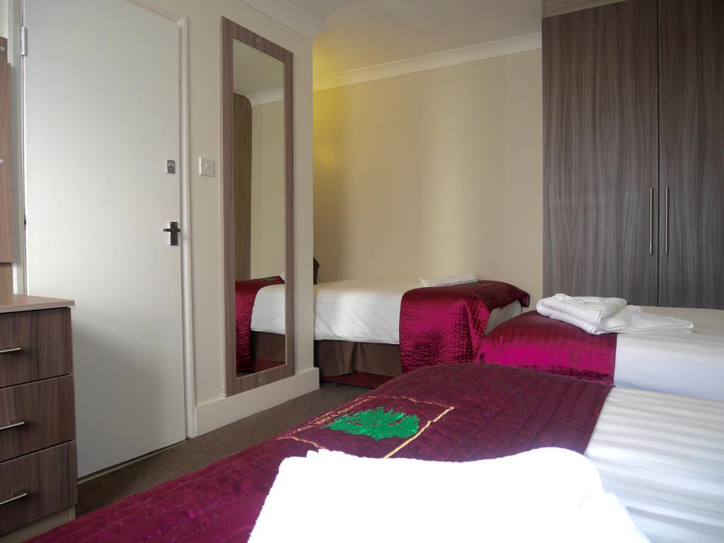 Holland Park 3* London