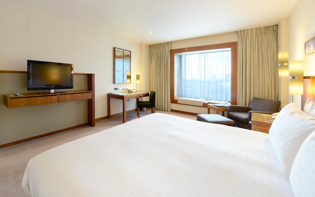 Canary Riverside Plaza Hotel London
