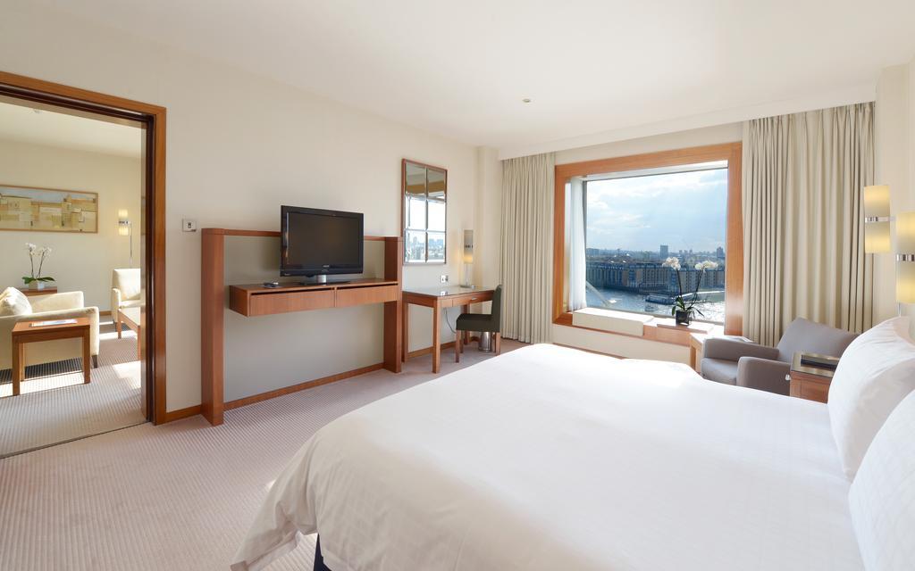 Hotel Canary Riverside Plaza 5*