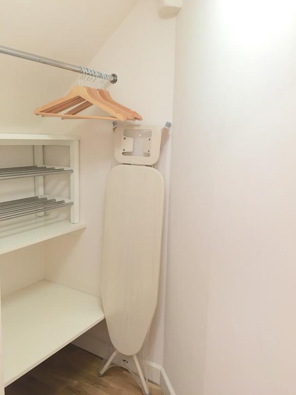 Apartment L L V Studio Apartments London