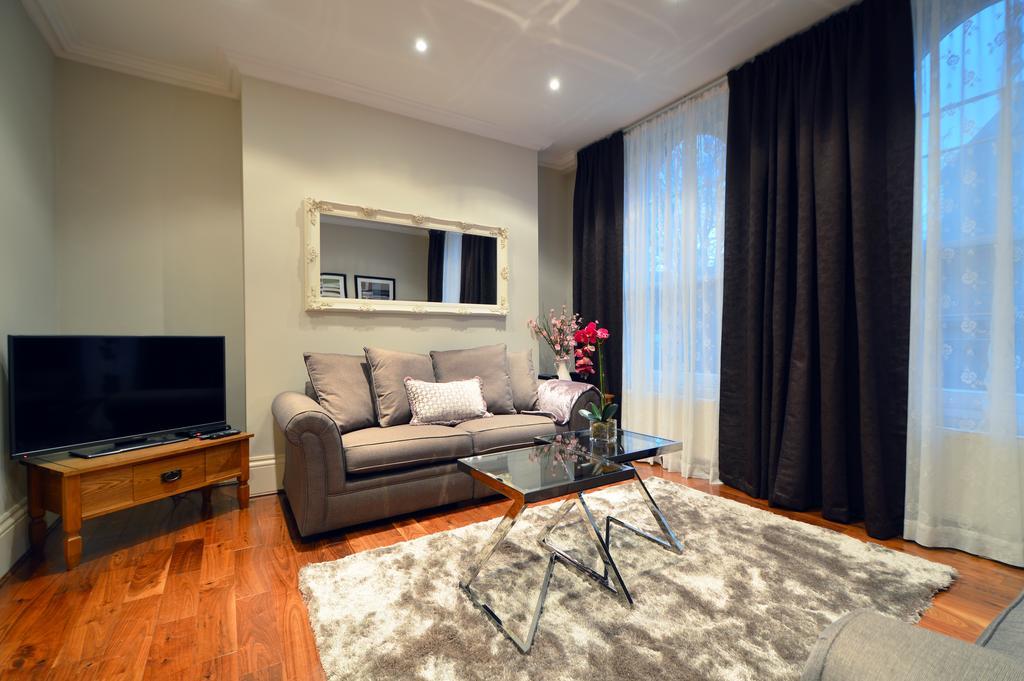 Albert Bridge Apartment London