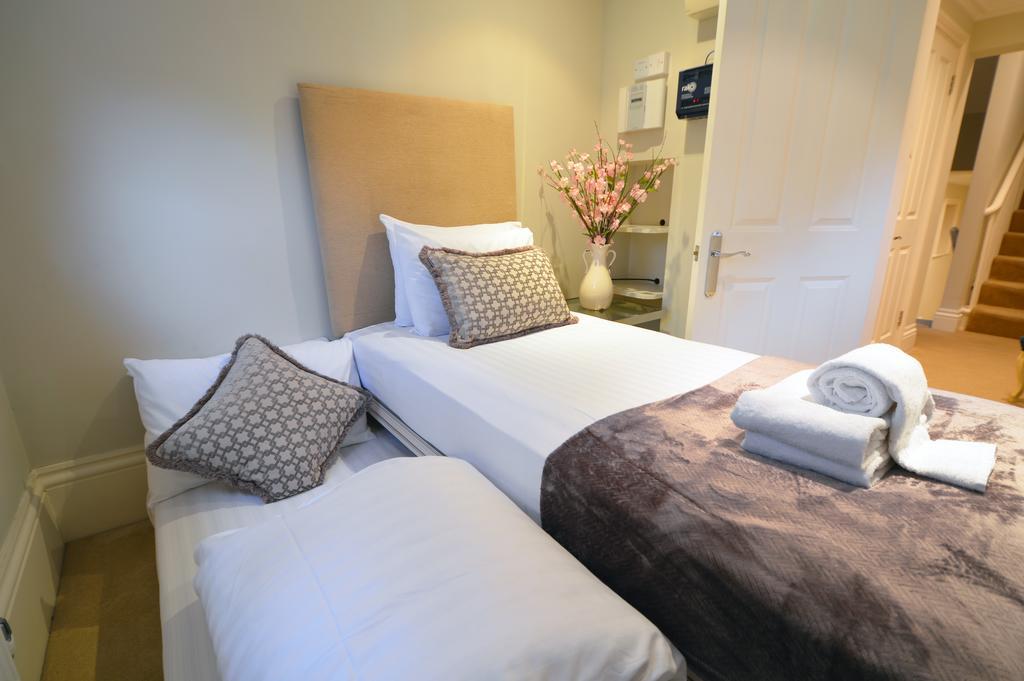 Apartment Albert Bridge London