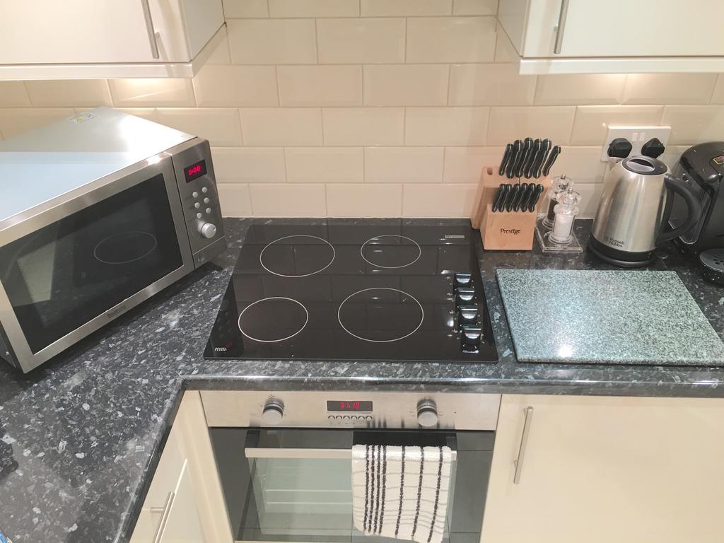 L L V Studio Apartments London