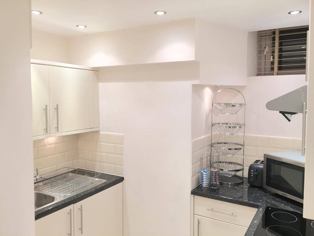 L L V Studio Apartments Apartment