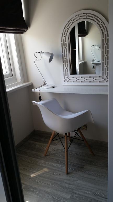Court Apartment London