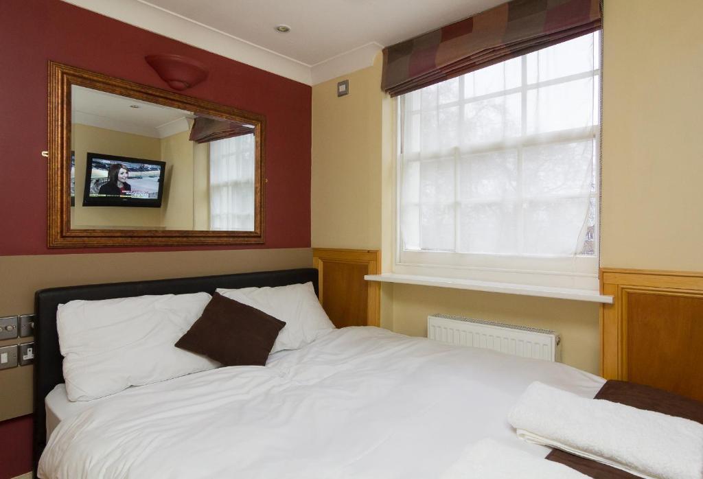 Excelsior Hotel London