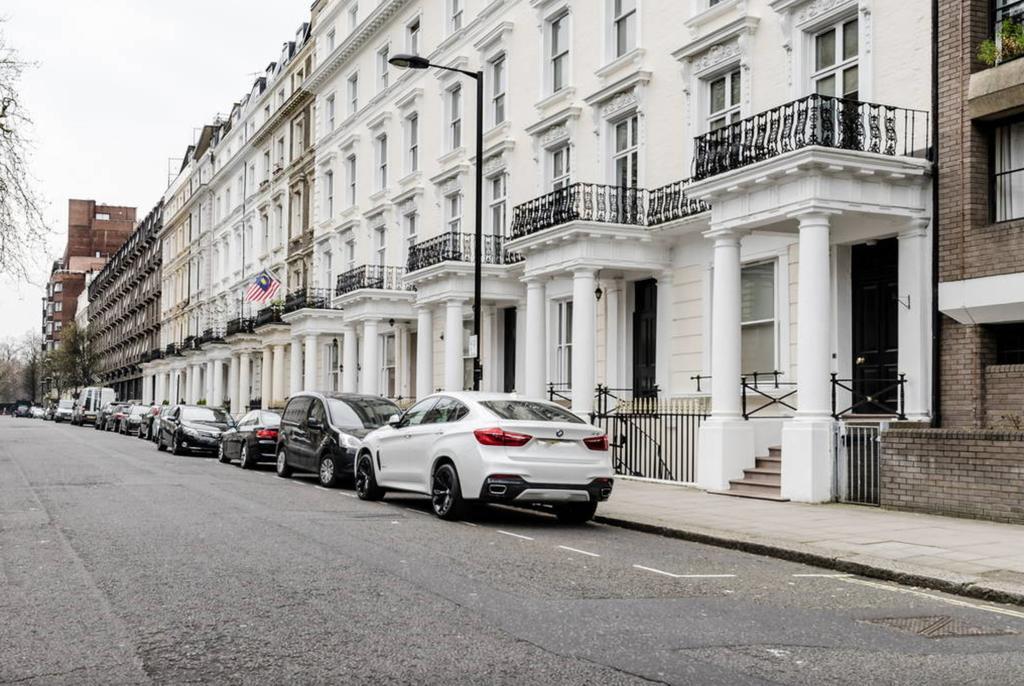Luxury 2 Bed/bath Next To Hyde Park