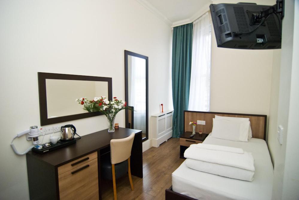 Park View Hotell 3*