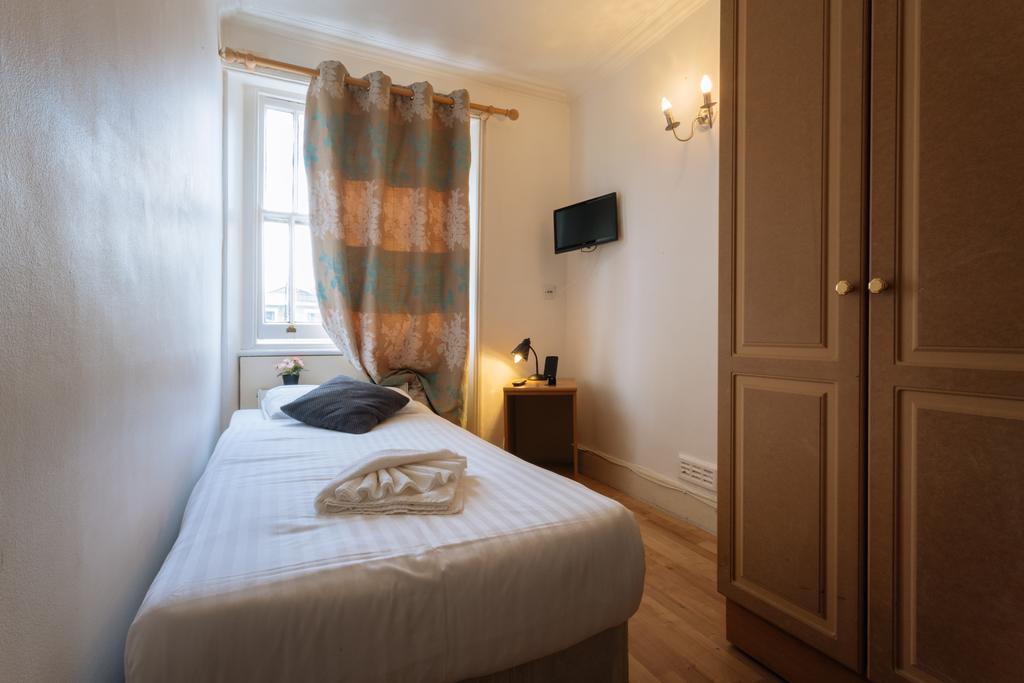 Hotel Whiteleaf 2*
