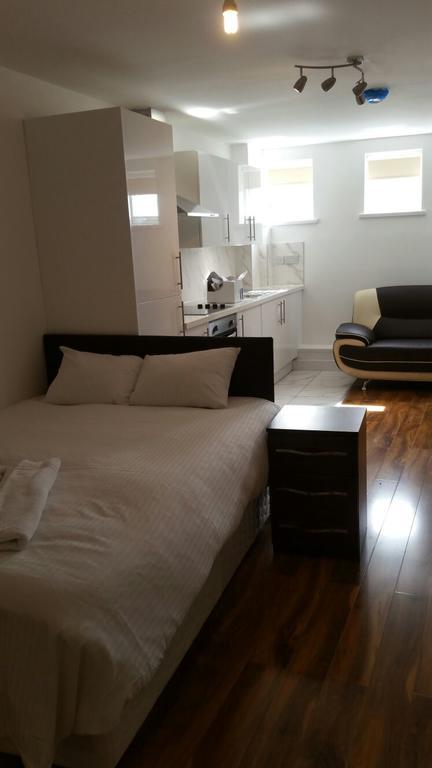 Hotel 137 Upton Lane 2*