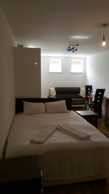 Hotel 137 Upton Lane