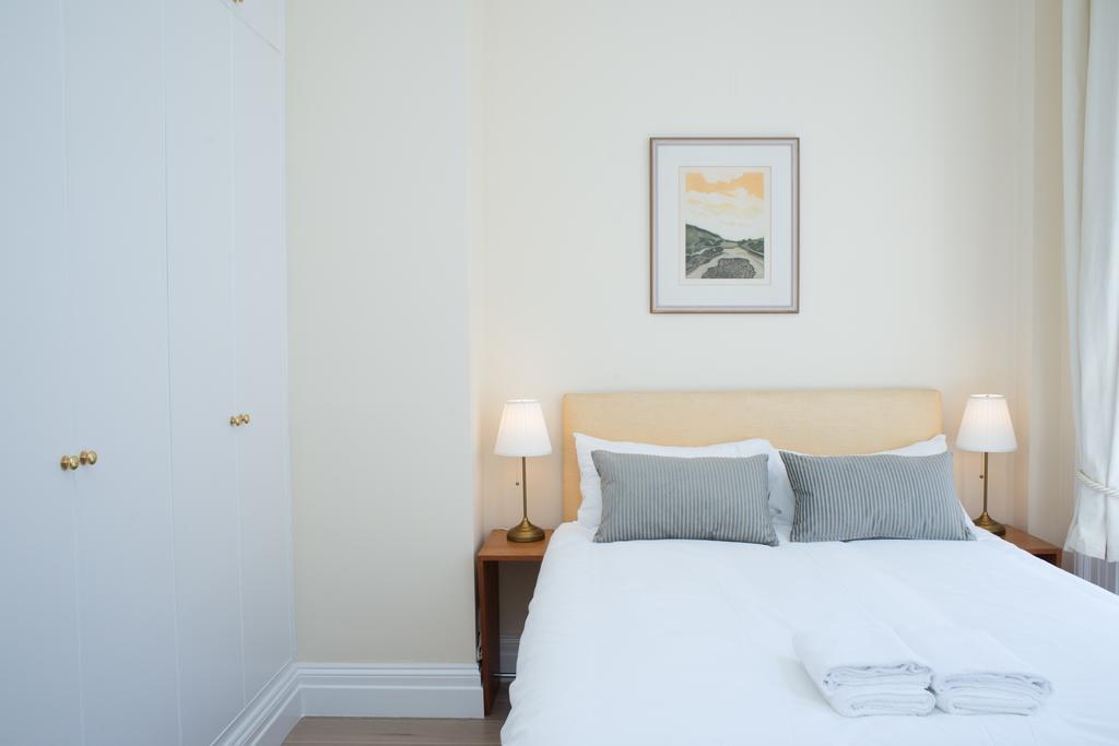 Luxton - Knightsbridge