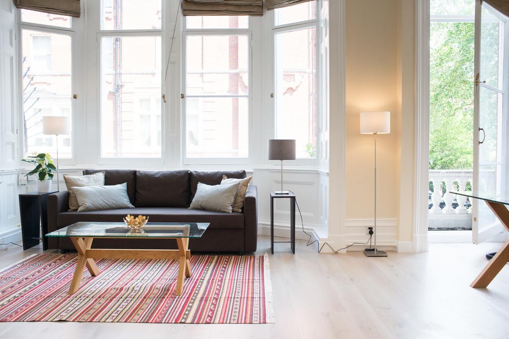 Luxton - Knightsbridge