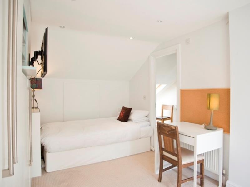 Veeve House Tennyson Road Kilburn London