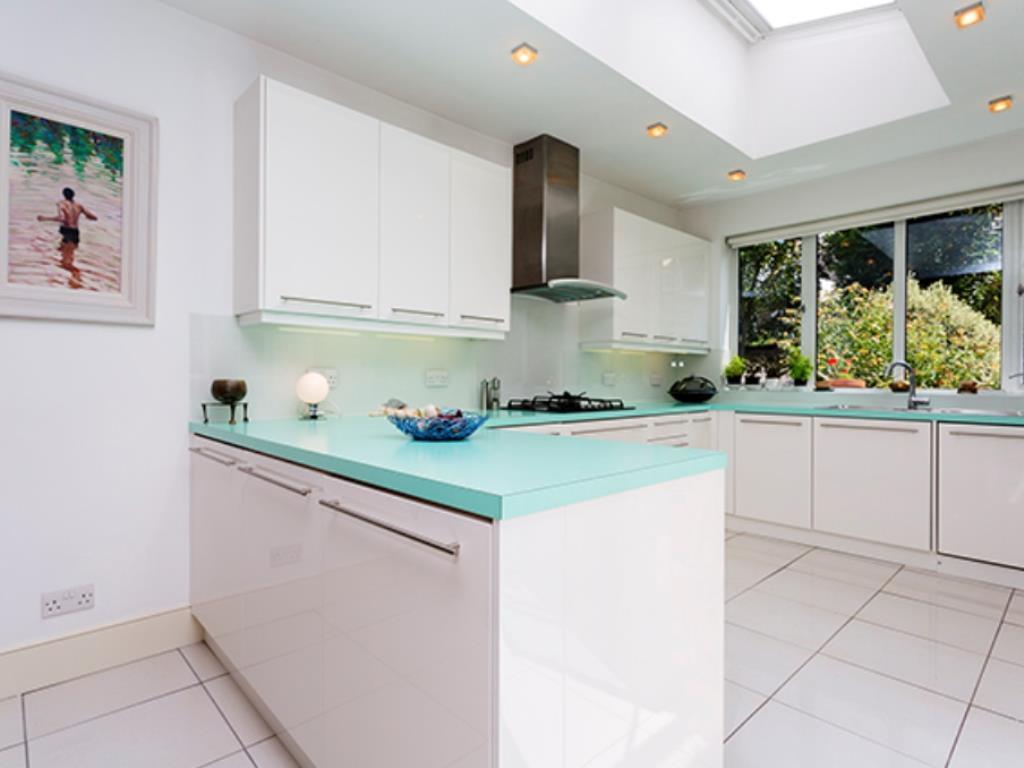 Veeve - House Dyne Road - Kilburn London