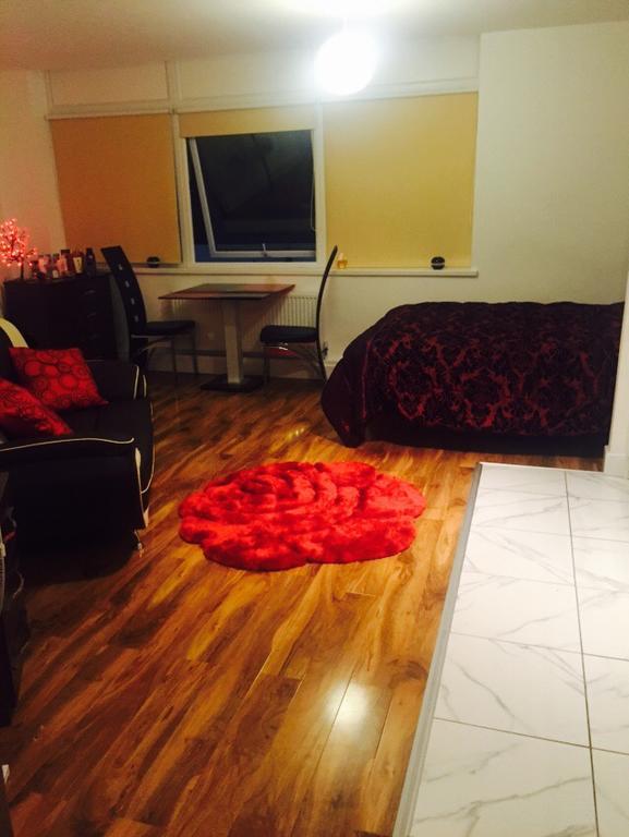 Hotel 137 Upton Lane London