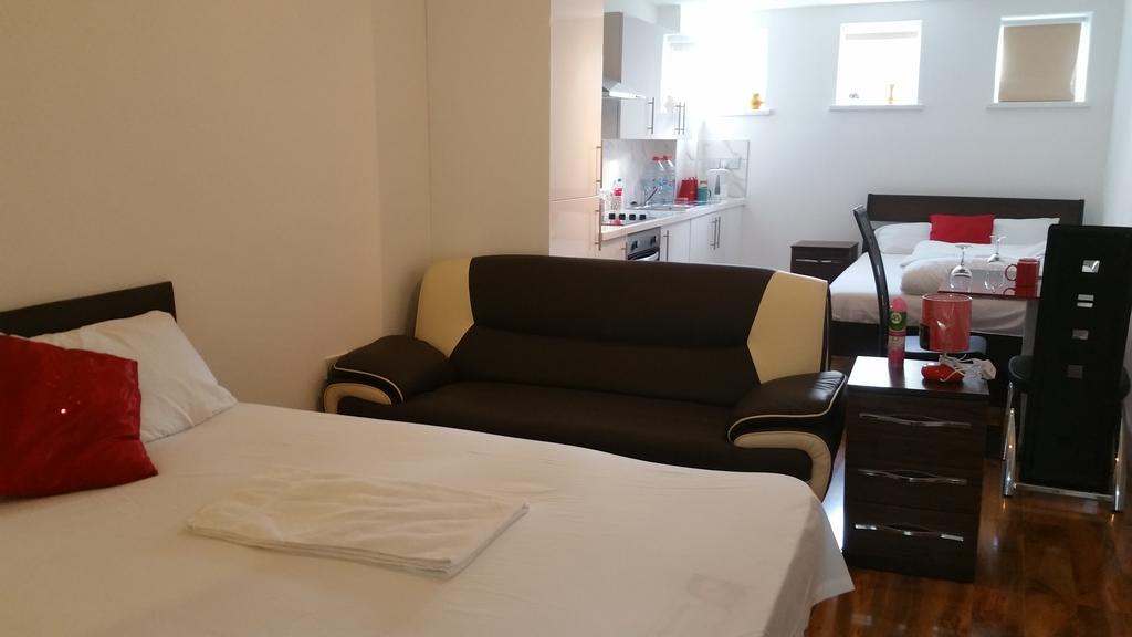 Hotel 137 Upton Lane 2*