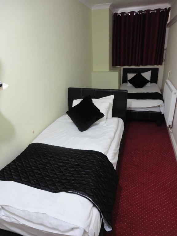 View - Road Market Hotel 2*