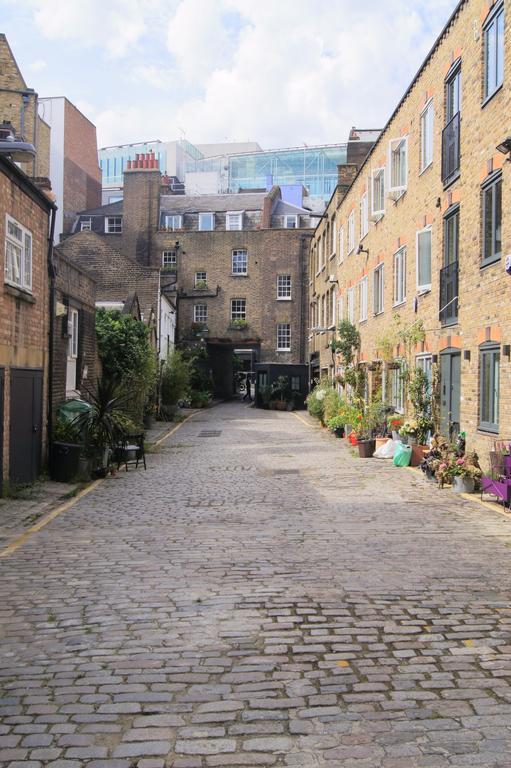10 Warren Mews