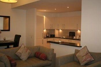 Apartment Inverness Place London