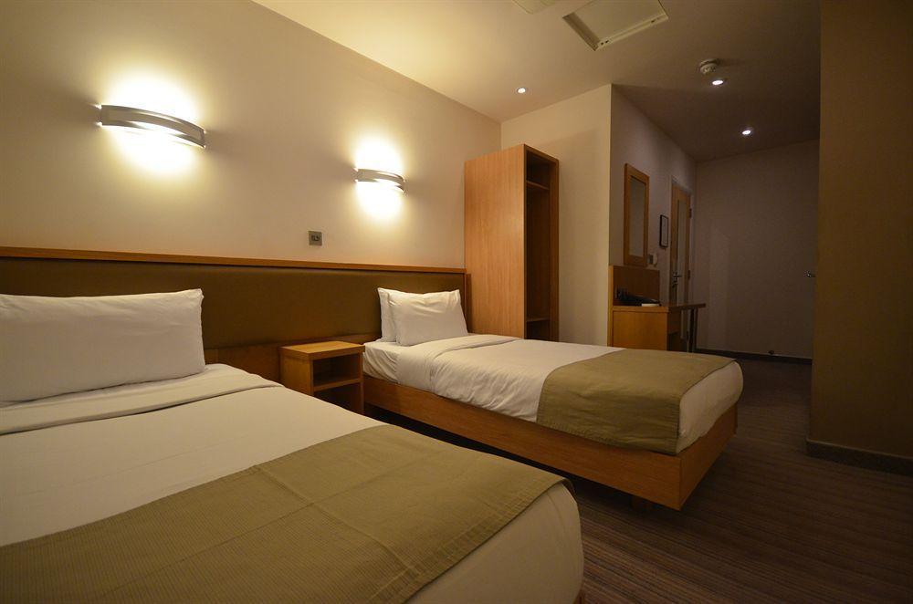 Hotel Eden Plaza 2*
