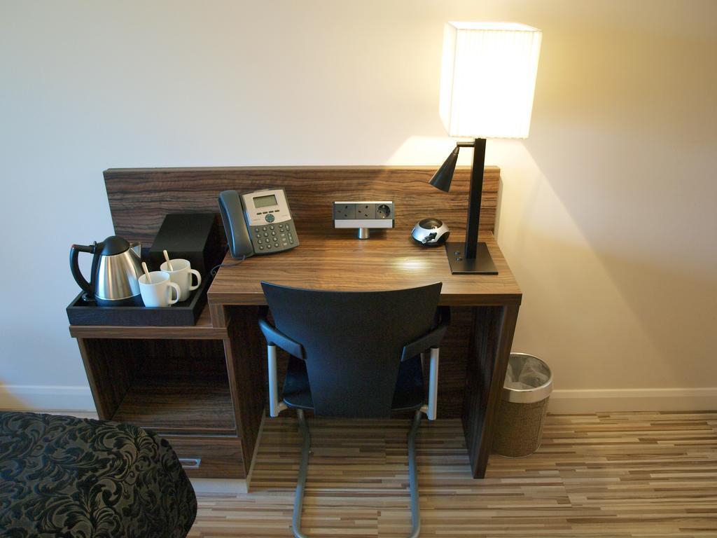 Hotell Simply & 4*
