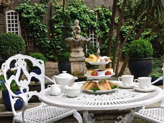The Academy - Small Luxury Of The World 5*