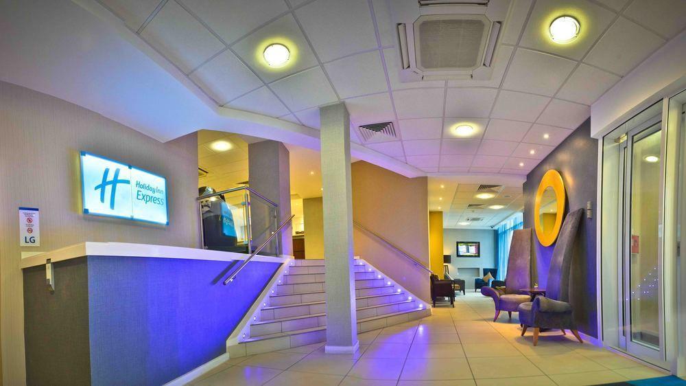 Express London-wimbledon-south, An Ihg 3* London