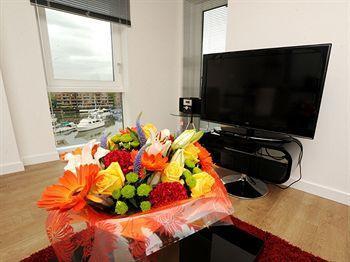 Apple Apartments Limehouse Basin *