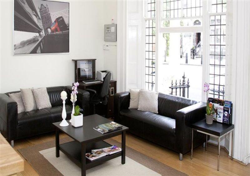 Hyde Park Executive Aparthotel 4*