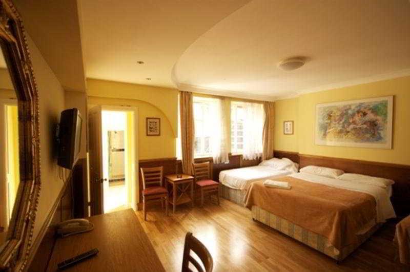Hotel Camelot House London