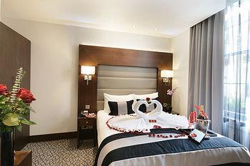 Paddington Court Executive Rooms Hotel
