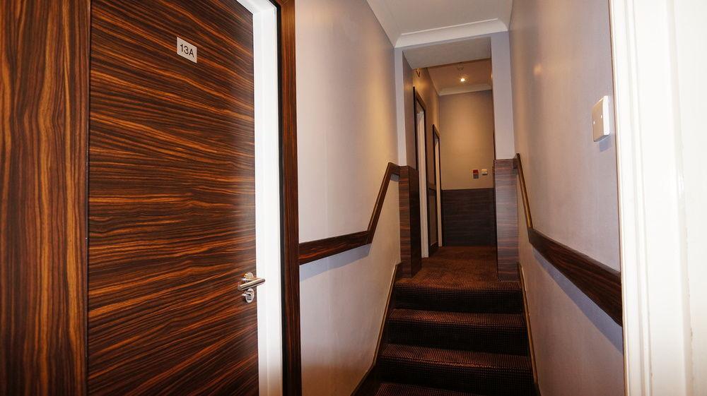Crestfield Hotell 2*