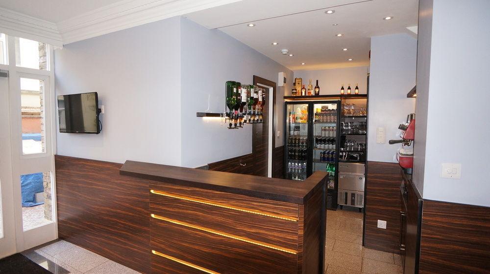 Crestfield Hotell 2*
