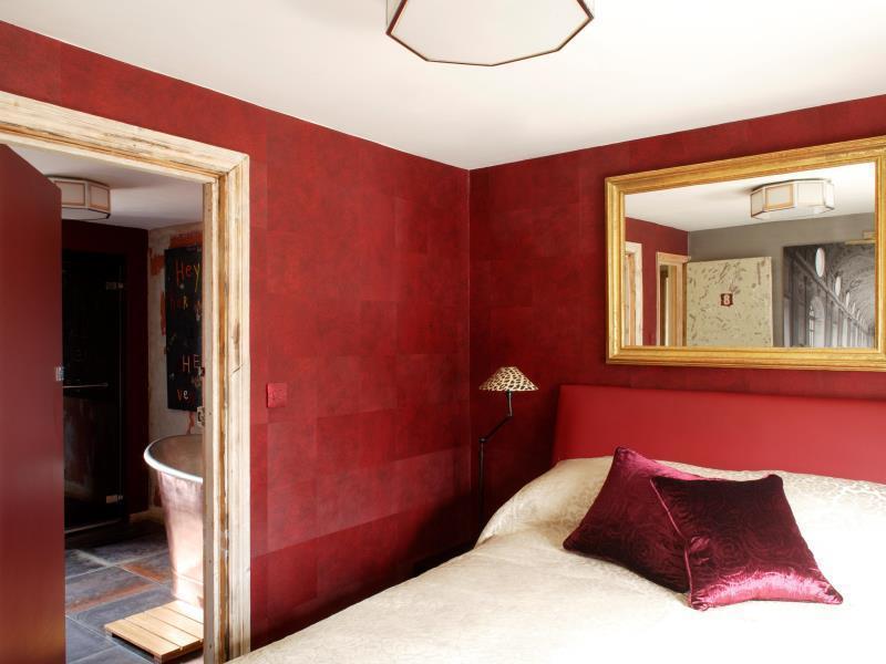 Mike's Guest house 4*