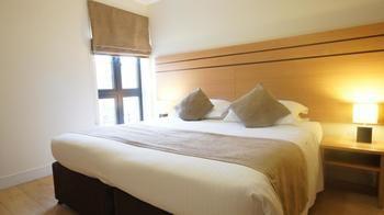 Crompton Court * Londen