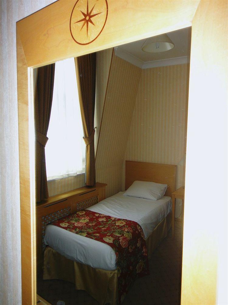 Troy 3* London