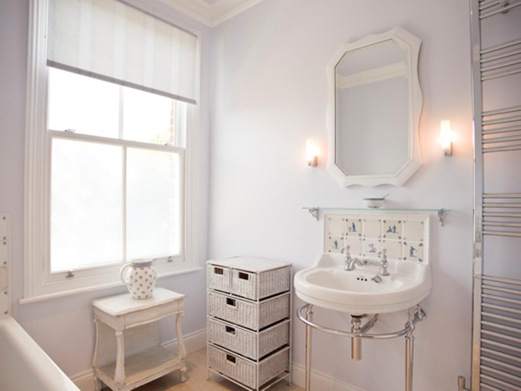 Veeve - House Bassein Park Road - Shepherd's Bush Apartment *