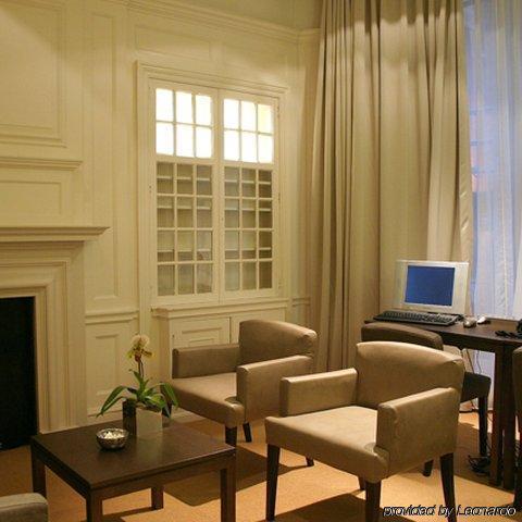 Nottingham Place Hotel 4*