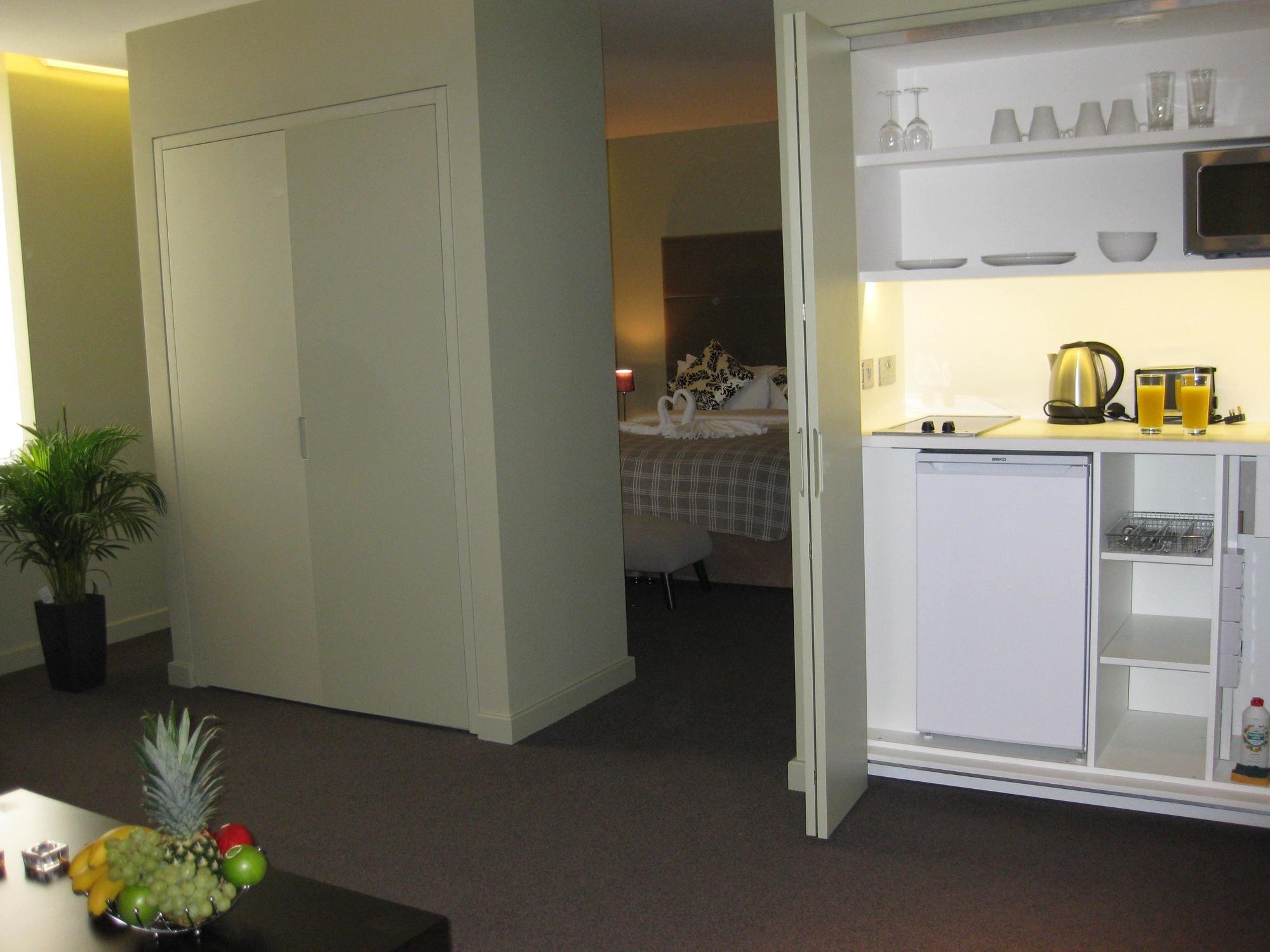 Axiom Park Aparthotel London